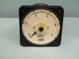 077s73210100 Crompton Abb Ac Amperes Meter 0-5 800 Amp 1/4 Hp