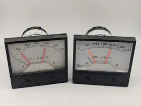 239-302a-ygrx-ac-s1-s2 Crompton Volt Meter 27c4541 0-300 Vdc Used Lot Of 2
