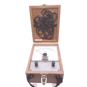 45149 Electric Assembly Products Inc. Vintage Voltage Meter 0-500 Volts Wood Case #2 45149 Electric Assembly Products Inc. Vintage Voltage Meter 0-500 Volts Wood Case #2