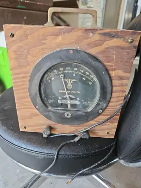 A-20462 Hickok Vintage Volts Meter