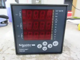 03.04.05 Schneider Electric Pm1200 Powerlogic Power Meter V Used
