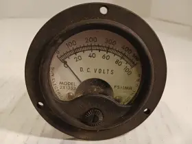 3x80v4 Sun Electric Usa. Dc Volts Guage Model 2x1353. Untested