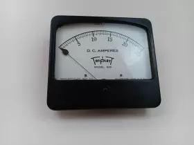 321524 Triplet 0-25 D.c. Amperes Model 626