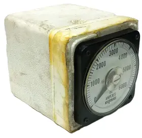 103121caup7lhf Yokogawa 103121caup7lhf/p 0-6000 Dc Amperes Panel Meter