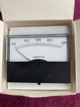 260250ajaj9l Yokogawa - 45-65 Hertz Panel Frequency Meter